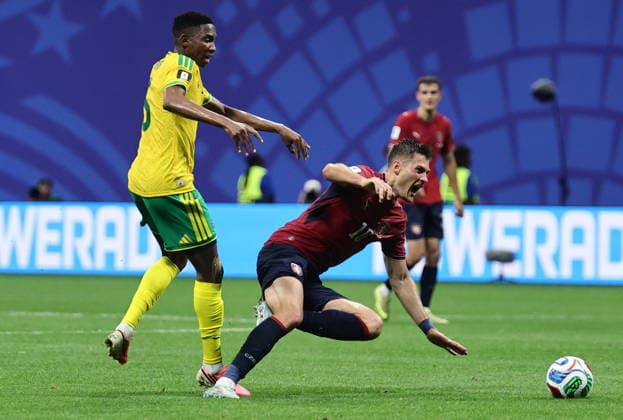 FIFA World Cup, WM, Weltmeisterschaft, Fussball 2026 - Group A - Czechia vs South Africa Jayden Adams of South Africa (L) and Patrik Schick of Czech Republic in action during the FIFA World Cup 2026 group stage match Czechia against South Africa, in Atlanta, USA, 18 June 2026. ATLANTA United States  Copyright: xRONALDxWITTEKx