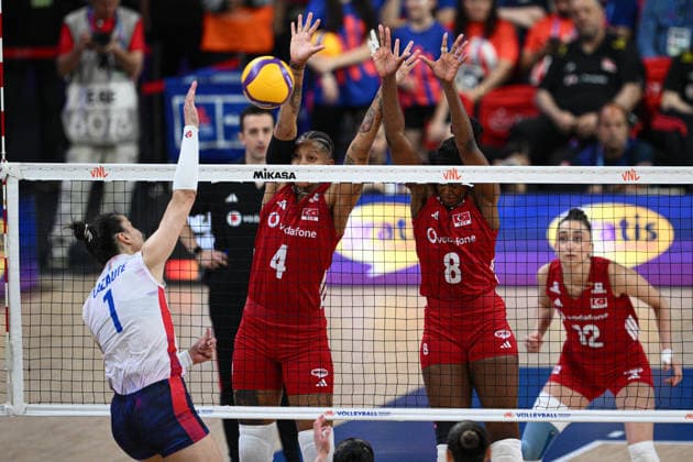 Turkiye v France - 2026 FIVB Volleyball Nations League ANKARA, TURKIYE - JUNE 18: Melissa Vargas (4) of the Turkish National Volleyball Team competes against her opponents during the 2026 FIVB Volleyball Nations League Week 2 match between Turkiye and Belgium at the Ankara Sports Hall in Ankara, Turkiye on June 18, 2026. Akin Celiktas Anadolu Ankara Turkey. Editorial use only. Please get in touch for any other usage.  Copyright: x2026xAnadoluxAkinxCeliktasx