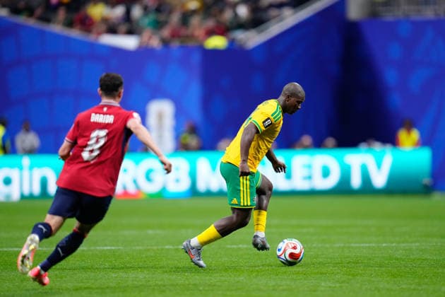 Czechia v South Africa - FIFA World Cup, WM, Weltmeisterschaft, Fussball 2026 - Group A ATLANTA, UNITED STATES - JUNE 18: Mbekezeli Mbokazi (R) of South Africa controls the ball during the 2026 FIFA World Cup First Stage Group A match between Czechia and South Africa at Mercedes-Benz Stadium (Atlanta Stadium) in Atlanta, Georgia, United States on June 18, 2026. Jose Hernandez Anadolu Georgia United States. Editorial use only. Please get in touch for any other usage.  Copyright: x2026xAnadoluxJosexHernandezx