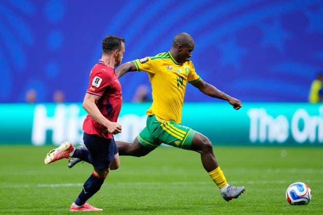 June 18, 2026, Arlington, Texas, United States: Mbekezeli Mbokazi of South Africa kicks the ball during the FIFA World Cup, WM, Weltmeisterschaft, Fussball 2026 Group A match between Czechia and South Africa at Atlanta Stadium on June 18, 2026 in Atlanta, Georgia. Czechia V South Africa: Group A - FIFA World Cup 2026  - ZUMAa181 20260618_zaa_a181_019 Copyright: xJosexBretonx