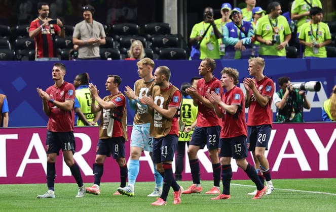 FIFA World Cup, WM, Weltmeisterschaft, Fussball 2026 - Group A - Czechia vs South Africa Players of Czechia applaud to supporters after a draw in the FIFA World Cup 2026 group stage match Czechia against South Africa, in Atlanta, USA, 18 June 2026. ATLANTA United States  Copyright: xRONALDxWITTEKx