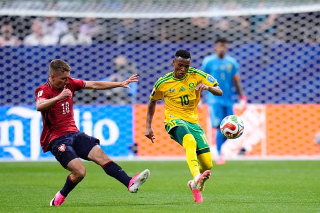 June 18, 2026, Arlington, Texas, United States: Relebohile Mofokeng of South Africa plays the ball during the FIFA World Cup, WM, Weltmeisterschaft, Fussball 2026 Group A match between Czechia and South Africa at Atlanta Stadium on June 18, 2026 in Atlanta, Georgia. Czechia V South Africa: Group A - FIFA World Cup 2026  - ZUMAa181 20260618_zaa_a181_025 Copyright: xJosexBretonx