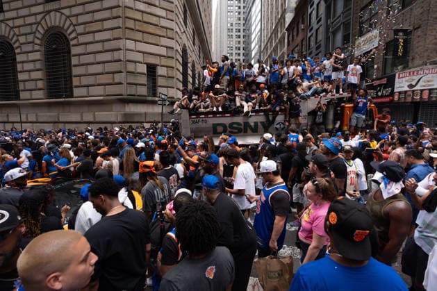 New York Knicks honored with ticker-tape parade and celebration in Manhattan NEW YORK, NY - JUNE 18: Thousands of fans gathered in Lower Manhattan on Thursday as the New York Knicks were honored with a ticker-tape parade and championship celebration following their NBA, Basketball Herren, USA title victory. Players, coaches and team staff rode through the Canyon of Heroes as supporters packed the streets for what city officials said could become one of the largest parades in New York history. Lokman Vural Elibol Anadolu New York United States. Editorial use only. Please get in touch for any other usage.  Copyright: x2026xAnadoluxLokmanxVuralxElibolx