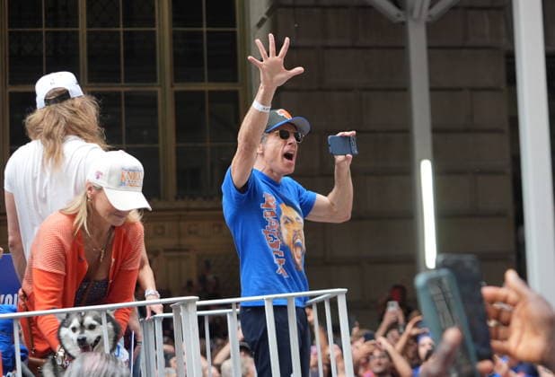 New York Knicks Championship Parade and Ceremony NEW YORK, UNITED STATES - JUNE 18: Ben Stiller rides a float in the New York Knicks Championship ticker tape parade and victory rally celebrating winning the 2026 NBA, Basketball Herren, USA Finals after 53 years on June 18, 2026 in New York City, U.S. Selcuk Acar Anadolu New York United States. Editorial use only. Please get in touch for any other usage.  Copyright: x2026xAnadoluxSelcukxAcarx