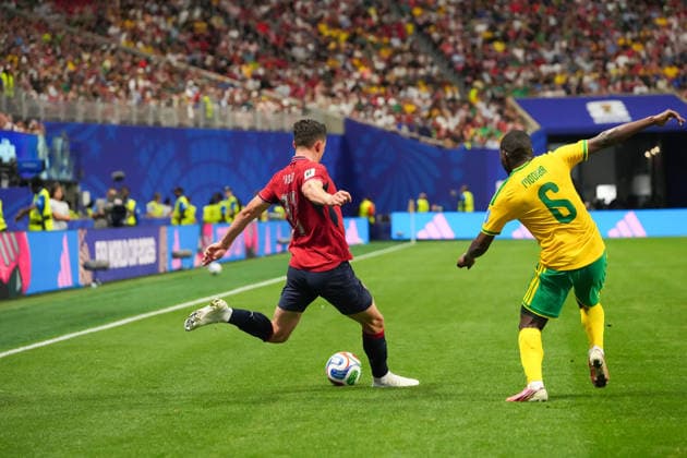 June 18, 2026, Atlanta, Georgia, United States of America: Midfielder LUKoÂA PROVOD (17) of Czechia kicks the ball during the Czechia vs South Africa First Stage Group H match in ATLANTA, Georgia. Match ends in draw 1-1. World Cup 2026: Group H: Czechia 1:1 South Africa  - ZUMAg276 20260618_zsp_g276_035 Copyright: xMalachixGabrielx