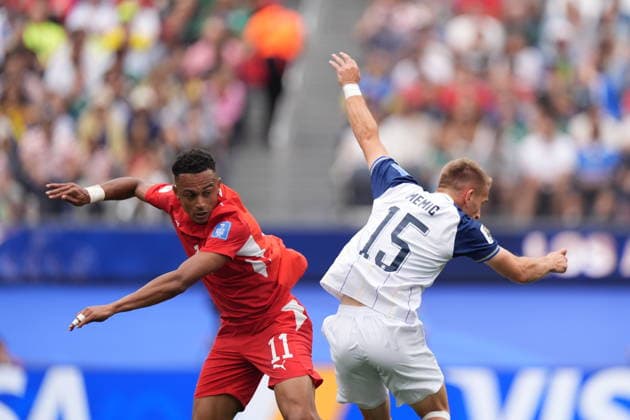 Switzerland v Bosnia and Herzegovina - FIFA World Cup, WM, Weltmeisterschaft, Fussball 2026 - Group B LOS ANGELES, UNITED STATES - JUNE 18: Dan Ndoye of Switzerland in action against Amar Memic of Bosnia and Herzegovina during the 2026 FIFA World Cup First Stage Group B match between Switzerland and Bosnia and Herzegovina at the Los Angeles Stadium (SoFi Stadium) in Inglewood, California, United States on June 18, 2026. Tayfun Coskun Anadolu California United States. Editorial use only. Please get in touch for any other usage.  Copyright: x2026xAnadoluxTayfunxCoskunx