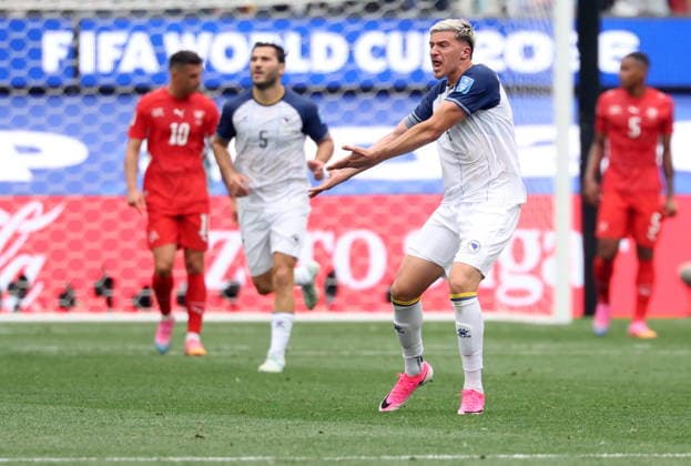 FIFA World Cup, WM, Weltmeisterschaft, Fussball 2026 - Group B - Switzerland vs Bosnia and Herzegovina Tarik Muharemovic of Bosnia and Herzegovina gestures during the FIFA World Cup 2026 group stage match Switzerland against Bosnia and Herzegovina, in Los Angeles, USA, 18 June 2026. LOS ANGELES United States  Copyright: xCRISTOPHERxTORRESx