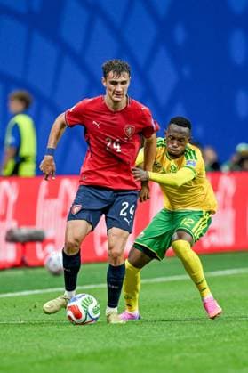 outh Africa and Czechia Contest Possession in Group A Match Alexandr Sojka battles Maseko, Czechia v South Africa, 2026 World Cup ATLANTA, JUNE 18: Alexandr Sojka 24 of Czechia shields the ball from Thapelo Maseko 12 of South Africa during the FIFA World Cup, WM, Weltmeisterschaft, Fussball Group A match at Atlanta Stadium on June 18, 2026. Copyright: x xwalidxibrahimx xJNAxPressx