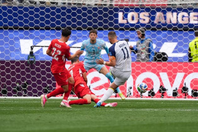 Switzerland v Bosnia and Herzegovina - FIFA World Cup, WM, Weltmeisterschaft, Fussball 2026 - Group B LOS ANGELES, UNITED STATES - JUNE 18: Edin Dzeko (11) of Bosnia and Herzegovina in action during the 2026 FIFA World Cup First Stage Group B match between Switzerland and Bosnia and Herzegovina at the Los Angeles Stadium (SoFi Stadium) in Inglewood, California, United States on June 18, 2026. Tayfun Coskun Anadolu California United States. Editorial use only. Please get in touch for any other usage.  Copyright: x2026xAnadoluxTayfunxCoskunx