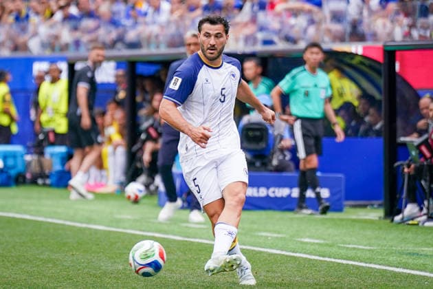 USA Soccer 2026 FIFA World Cup Group Stage Group B Switzerland vs. Bosnia and Herzegovina Los Angeles Stadium (SoFi Stadium) Inglewood, Los Angeles County, California Sead Kolaöinac Sead Kolasinac Bosnia and Herzegovina 5,detected_source_language Copyright: xJOERANxSTEINSIEKx