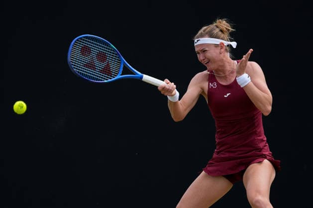 Lexus Nottingham Open - Day Four Marie Bouzkova in action during her Round of 16 singles match at the 2026 Lexus Nottingham Open Women s tennis tournament at the Nottingham Tennis Centre in Nottingham, England, on June 18, 2026. Nottingham Great Britain United Kingdom  Copyright: xOwenxHammondx originalFilename:hammond-2026lexu260618_np7r6.jpg
