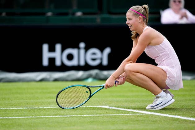 Lexus Nottingham Open - Day Four Hannah Klugman competes during her Round of 16 singles match at the 2026 Lexus Nottingham Open Women s tennis tournament at the Nottingham Tennis Centre in Nottingham, England, on June 18, 2026. Nottingham Great Britain United Kingdom  Copyright: xOwenxHammondx originalFilename:hammond-2026lexu260618_npcfR.jpg