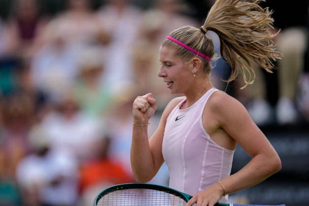 Lexus Nottingham Open - Day Four Hannah Klugman competes during her Round of 16 singles match at the 2026 Lexus Nottingham Open Women s tennis tournament at the Nottingham Tennis Centre in Nottingham, England, on June 18, 2026. Nottingham Great Britain United Kingdom  Copyright: xOwenxHammondx originalFilename:hammond-2026lexu260618_npvjZ.jpg