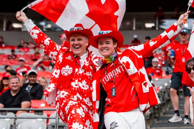 FIFA World Cup, WM, Weltmeisterschaft, Fussball 2026 - Group B - Canada vs Qatar Fans cheer for Canada prior to the FIFA World Cup 2026 group stage match Canada against Qatar, in Vancouver, Canada, 18 June 2026. VANCOUVER Canada  Copyright: xBOBxFRIDx