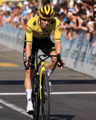 89th Tour De Suisse 2026 - Stage 2 Bart Lemmen of the Netherlands and Team Visma Lease a Bike crosses the finish line at Stage 2 of the 89th Tour de Suisse 2026 in Locarno, Switzerland, on June 18, 2026. Locarno Switzerland  Copyright: xPalxGöllnerx originalFilename:gollner-notitle260618_npMmY.jpg