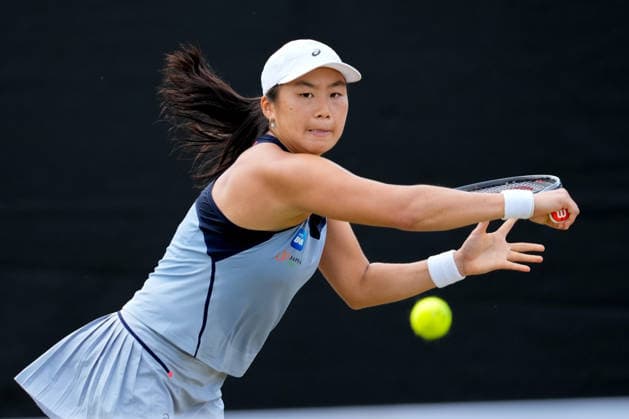Lexus Nottingham Open - Day Four Janice Tjen competes during a quarterfinal doubles match at the 2026 Lexus Nottingham Open Women s tennis tournament at the Nottingham Tennis Centre in Nottingham, England, on June 18, 2026. Nottingham Great Britain United Kingdom  Copyright: xOwenxHammondx originalFilename:hammond-2026lexu260618_npwwj.jpg