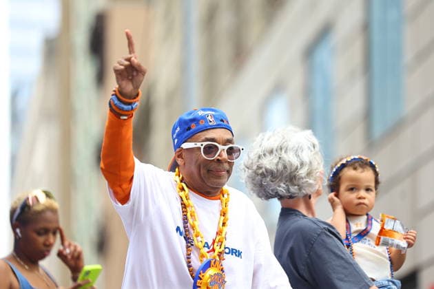 New York Knicks Championship Parade Producer and director Spike Lee rides a float with New York Knicks players during a parade up Broadway in New York, New York, on June 18, 2026. New York City N.Y. United States  Copyright: xGordonxDonovanx originalFilename:donovan-knicksch260618_npPx7.jpg