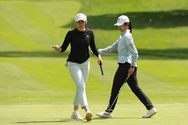 Meijer LPGA, Golf Damen Classic BELMONT, MICHIGAN - JUNE 18: Cassie Porter of Australia acknowledges the crowd on the third green during the first round of the Meijer LPGA Classic for Simply Give golf tournament at Blythefield Country Club in Belmont, MI, USA Thursday, June 18, 2026. Belmont Michigan United States  Copyright: xJorgexLemusx originalFilename:lemus-meijerlp260618_npl9A.jpg
