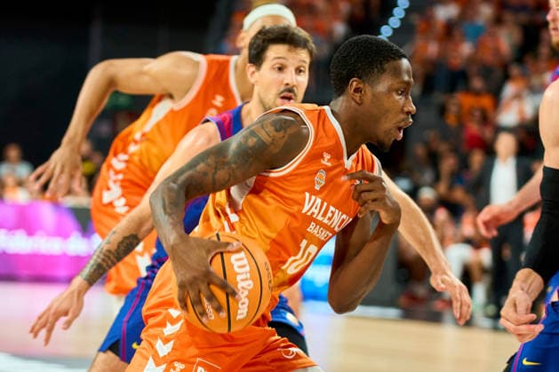 June 18, 2026, Valencia, Spain: OMARI MOORE of Valencia Basket seen in action during the Liga Endesa PlayOff Final Game 1 between Valencia Basket vs FC Barcelona, Barca at Roig Arena Stadium. Valencia Spain - ZUMA 20260618_mda_v152_450 Copyright: xGermanxVidalxPoncex