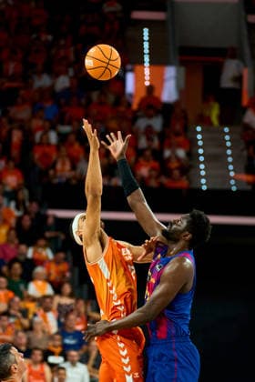 June 18, 2026, Valencia, Spain: NEAL SAKO of Valencia Basket, YOUSSOUPHA FALL of FC Barcelona, Barca seen in action during the Liga Endesa PlayOff Final Game 1 between Valencia Basket vs Fc Barcelona at Roig Arena Stadium. Valencia Spain - ZUMA 20260618_mda_v152_469 Copyright: xGermanxVidalxPoncex