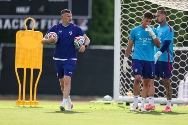 Croatia Training And press conference, PK, Pressekonferenz - FIFA World Cup, WM, Weltmeisterschaft, Fussball 2026 Coach of Croatia Danijel Subasic, Ivor Pandur and Dominik Kotarski of Croatia during the training session at training centre at Episcopal High School on June 18, 2026 in Alexandria, Virginia.  IgorxKralj PIXSELL