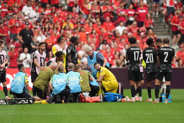 Canada v Qatar - FIFA World Cup, WM, Weltmeisterschaft, Fussball 2026 - Group B VANCOUVER, CANADA - JUNE 18: Ismael Kone of Canada is carried on a stretcher after his injury during the 2026 FIFA World Cup First Stage Group B match between Canada and Qatar at BC Place Stadium in Vancouver, Canada on June 18, 2026. Ercin Erturk Anadolu British Columbia Canada. Editorial use only. Please get in touch for any other usage.  Copyright: x2026xAnadoluxErcinxErturkx
