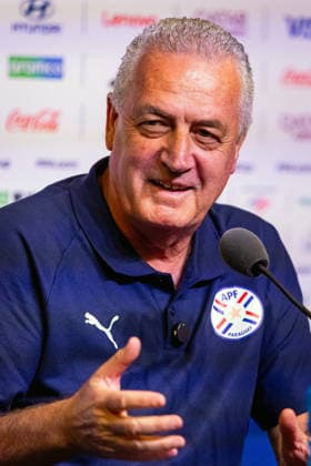 Paraguay s head coach, Gustavo Alfaro, speaks at a press conference, PK, Pressekonferenz in San Francisco, California, United States, 18 June 2026. Panama national team, Nationalteam Training in San Francisco !ACHTUNG: NUR REDAKTIONELLE NUTZUNG!  Copyright: xMIGUELxGUTIÉRREZx GR5023 20260618-55020640951_1