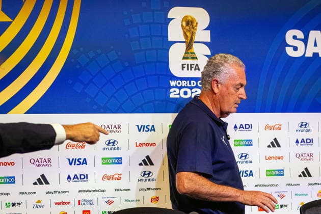 Paraguay s head coach, Gustavo Alfaro, arrives at a press conference, PK, Pressekonferenz in San Francisco, California, United States, 18 June 2026. Panama national team, Nationalteam Training in San Francisco !ACHTUNG: NUR REDAKTIONELLE NUTZUNG!  Copyright: xMIGUELxGUTIÉRREZx GR5025 20260618-55020640956_1