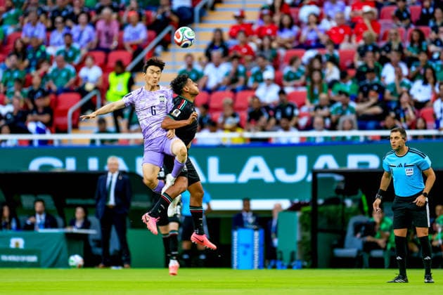 FIFA WORLD CUP 2026 MEXICO VS SOUTH KOREA FIFA WORLD CUP 2026 MEXICO VS SOUTH KOREA MEXICO VS SOUTH KOREA 06 18 2026 GUADALAJARA, JALISCO Action photo of HWANG Inbeom of South Korea (No. 6) and Luis Romo (No. 7) of Mexico during the Round 1 Group A match of the 2026 FIFA World Cup, held at the Estadio Guadalajara in Guadalajara, Jalisco Action photo of HWANG Inbeom of South Korea (No. 6) and Luis Romo of Mexico (No. 7), during a Round 1 Group A match of the 2026 FIFA World Cup, held at the Estadio Guadalajara in Guadalajara, Jalisco. PHOTO BY IMAGENSHOP PHOTO AGENCY GUADALAJARA, JALISCO, MEXICO,detected_source_language Copyright: xJORGExREYESx