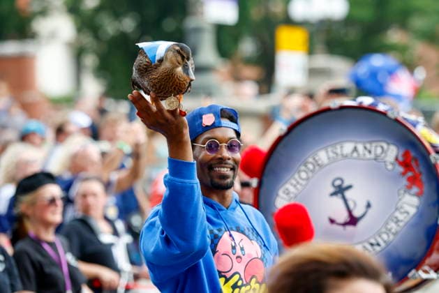 The Scotland fans Tartan Army march to support their team during the 2026 FIFA World Cup, WM, Weltmeisterschaft, Fussball Justin Taymes holds Dawn the Duck during the Tartan Army Downtown March in Providence, Rhode Island, USA, 18 June 2026. Scotland takes on Morocco in a Group C match 19 June at Boston Stadium. PROVIDENCE RHODE ISLAND USA  Copyright: xGREGxM.xCOOPERx