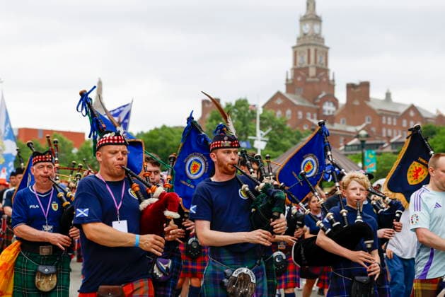 The Scotland fans Tartan Army march to support their team during the 2026 FIFA World Cup, WM, Weltmeisterschaft, Fussball The Providence Tartan Army Pipe Band performs during the Tartan Army Downtown March in Providence, Rhode Island, USA, 18 June 2026. Scotland takes on Morocco in a Group C match 19 June at Boston Stadium. PROVIDENCE RHODE ISLAND USA  Copyright: xGREGxM.xCOOPERx