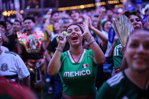 Fans celebrate Mexico s victory at FIFA Fan Festival in Houston HOUSTON, UNITED STATES - JUNE 18: Soccer fans celebrate after watching Mexico defeat South Korea in the 2026 FIFA World Cup, WM, Weltmeisterschaft, Fussball Group A match on a giant screen at the FIFA Fan Festival in Houston, Texas, United States, on June 18, 2026. Hakan Akgun Anadolu Texas United States. Editorial use only. Please get in touch for any other usage.  Copyright: x2026xAnadoluxHakanxAkgunx