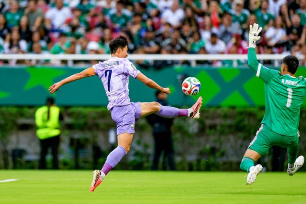 FIFA WORLD CUP 2026 MEXICO VS SOUTH KOREA FIFA WORLD CUP 2026 MEXICO VS SOUTH KOREA MEXICO VS SOUTH KOREA 06 18 2026 GUADALAJARA, JALISCO Action photo of Son Heung-min (7) of South Korea and Raúl Rangel (R) of Mexico during the Round 1 Group A match of the 2026 FIFA World Cup, held at the Estadio Guadalajara in Guadalajara, Jalisco Action photo of Son Heung-min (No. 7) of South Korea and Raúl Rangel (R) of Mexico during a Round 1 Group A match of the 2026 FIFA World Cup, held at the Estadio Guadalajara in Guadalajara, Jalisco PHOTO BY IMAGENSHOP PHOTO AGENCY GUADALAJARA JALISCO MEXICO,detected_source_language Copyright: xJORGExREYESx