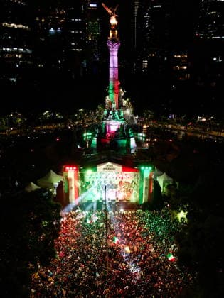 FIFA World Cup, WM, Weltmeisterschaft, Fussball 2026 - Group A - Mexico vs South Korea An aerial photo shows Mexican soccer fans celebrating their victory over South Korea at the Angel of Independence, during the 2026 FIFA World Cup in Mexico City, Mexico, 18 June 2026. MEXICO CITY Mexico  Copyright: xTomásxPérezx