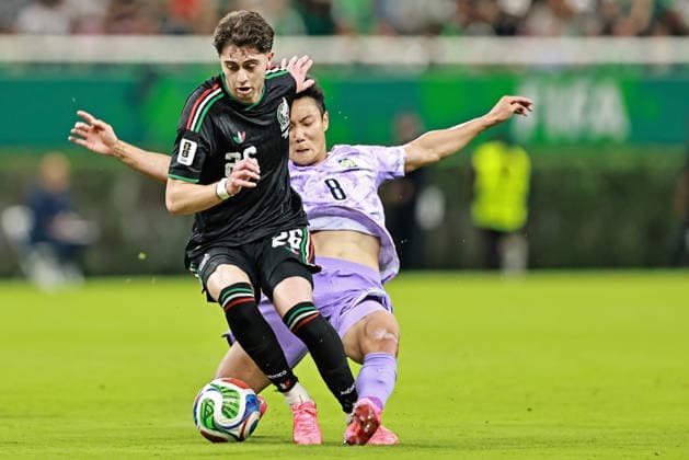 RECORD DATE NOT STATED 18th June 2026; Guadalajara Stadium, Guadalajara, Mexico; FIFA World Cup, WM, Weltmeisterschaft, Fussball Football, Group A Mexico versus South Korea; Brian Gutierrez of Mexico battles for possession ball with Paik Seung-ho of Korea Republic HeulerxAndrey DiaEsportivo