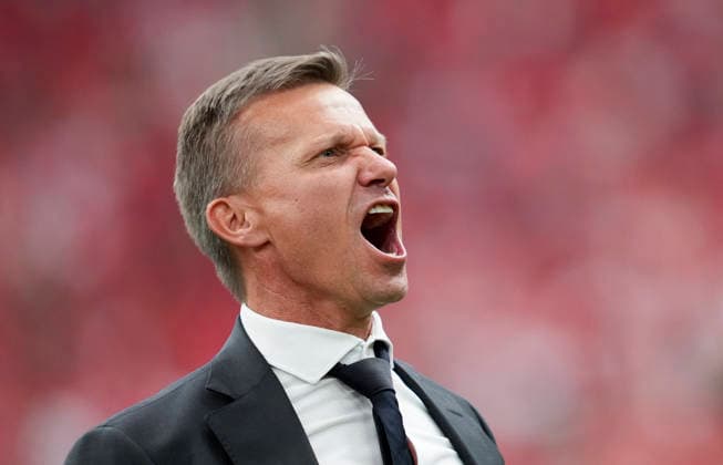 (260619) -- VANCOUVER, June 19, 2026 -- Jesse Marsch, head coach of Canada, celebrates after the group B match between Canada and Qatar at the 2026 FIFA World Cup, WM, Weltmeisterschaft, Fussball at BC Place Vancouver in Vancouver, Canada, June 18, 2026. ) (SP)CANADA-VANCOUVER-FOOTBALL-FIFA WORLD CUP-GROUP B-CAN VS QAT MengxYongmin 