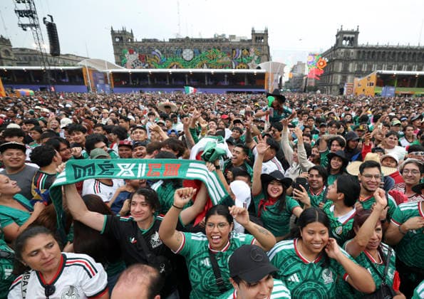 (260619) -- MEXICO CITY, June 19, 2026 -- Fans of Mexico cheer while waiting to watch the live broadcast of a group A match between Mexico and South Korea at the 2026 FIFA World Cup, WM, Weltmeisterschaft, Fussball at a square in Mexico City, Mexico, June 18, 2026. (Photo by Xinhua) (SP)MEXICO-MEXICO CITY-FOOTBALL-FIFA WORLD CUP-FANS FranciscoxCanedo 