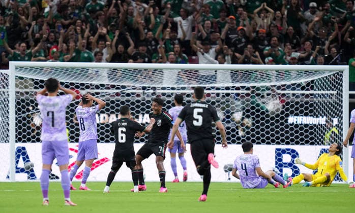(260619) -- GUADALAJARA, June 19, 2026 -- Luis Romo (4th L) of Mexico celebrates his goal during a group A match between Mexico and South Korea at the 2026 FIFA World Cup, WM, Weltmeisterschaft, Fussball at Guadalajara Stadium in Guadalajara, Mexico, June 18, 2026. (Photo by Xinhua) (SP)MEXICO-GUADALAJARA-FOOTBALL-FIFA WORLD CUP-GROUP A-MEX VS KOR MartinxZabala 