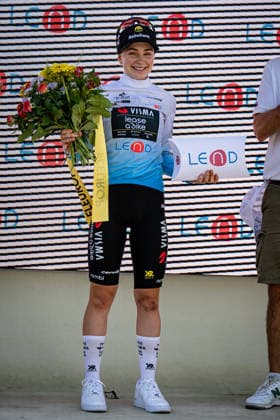 VAN DAM Sarah Tour de Suisse Women 2026 Stage 2 VAN DAM Sarah CAN Team Visma Lease a Bike Best Youngest Rider Award Ceremony Medal Ceremony Podium Portrait Orientation Vertical Portrait Event Tour de Suisse Stage 2 Elite Women Category Cycling Road Cycling Cycling Tour Elite Women WWT Location Europe Switzerland Start Finish Locarno Discipline Road Race RR Cycling Tour Distance 105.6 km Date June 18, 2026 Thursday,detected_source_language