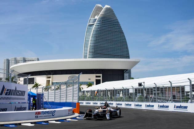 2026 FORMULA E SANYA ePRIX 09 EVANS Mitch (nzl), Jaguar TCS Racing, Jaguar I-Type 7, action during the 2026 Sanya ePrix, 11th round of the 2025-26 ABB FIA Formula E World Championship, WM, Weltmeisterschaft on the Sanya Street Circuit from June 18 to 20, 2026 in Sanya, China - SanyaChina  Copyright: xJULIENxDELFOSSEx