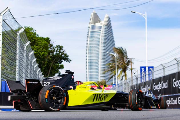 2026 FORMULA E SANYA ePRIX 27 DENNIS Jake (gbr), Andretti Formula E, Porsche 99X Electric, action during the 2026 Sanya ePrix, 11th round of the 2025-26 ABB FIA Formula E World Championship, WM, Weltmeisterschaft on the Sanya Street Circuit from June 18 to 20, 2026 in Sanya, China - SanyaChina  Copyright: xJULIENxDELFOSSEx