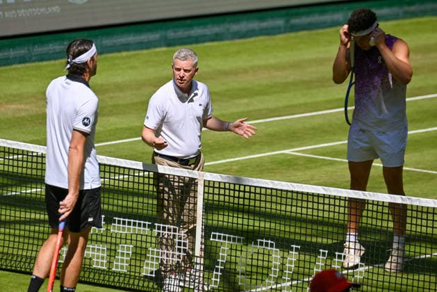 ATP Umpire Timo Janzen at the coin toss at the TERRA WORTMANN Open 2026, Tennis, ATP, Mens 500, Tournament, Main Draw, Quarterfinals, June 19, 2026, TERRA WORTMANN Open 2026, Tennis, ATP, Men’s 500, Tournament, Main Draw, Quarterfinals, June 19, 2026, Halle,detected_source_language Copyright: xEibner-Pressefoto RobertxGertzenx EP_RGN