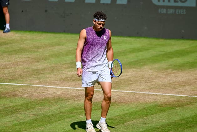 Ben Shelton (USA) Disappoints, Pensive TERRA WORTMANN Open 2026, Tennis, ATP, Mens 500, Tournament, Main Draw, Quarterfinals, June 19, 2026, TERRA WORTMANN Open 2026, Tennis, ATP, Men’s 500, Tournament, Main Draw, Quarterfinals, June 19, 2026, Halle,detected_source_language Copyright: xEibner-Pressefoto RobertxGertzenx EP_RGN