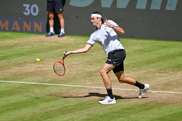 Taylor Fritz (USA) hits a forehand at the TERRA WORTMANN Open 2026, Tennis, ATP, Mens 500, Tournament, Main Draw, Quarterfinals, June 19, 2026, TERRA WORTMANN Open 2026, Tennis, ATP, Mens 500, Tournament, Main Draw, Quarterfinals, June 19, 2026, Halle,detected_source_language Copyright: xEibner-Pressefoto RobertxGertzenx EP_RGN