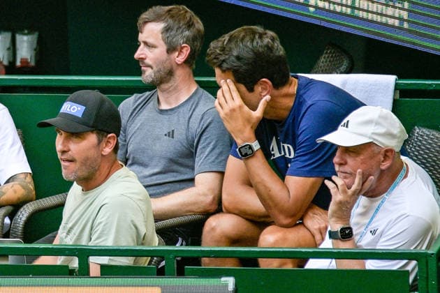 Box Zverev with his brother and father, Alexander Zverev, June 19, 2026 ¢ Tennis ¢ TERRA WORTMANN OPEN ¢ ATP 500, heristo arena Halle Westfalen, TERRA WORTMANN OPEN, North Rhine-Westphalia, Germany,detected_source_language Copyright: xpepphotox xPeterxEppingerx pep00321, pep_20260619_hm_375616