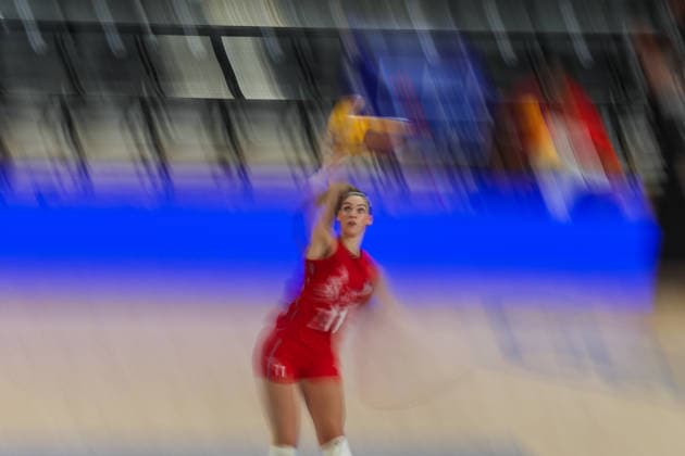 (260619) -- PASIG CITY, June 19, 2026 -- Hena Kurtagic of Serbia competes during the pool 5 match between Serbia and the Dominican Republic in week 2 of the Women s Volleyball Nations League (VNL) 2026, the Philippines, on June 19, 2026. ) (SP)PHILIPPINES-PASIG CITY-VOLLEYBALL-NATIONS LEAGUE-SERBIA VS THE DOMINICAN REPUBLIC ROUELLExUMALI 