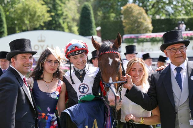 June 19, 2026, Ascot, Windsor, GBR Libertango with Billy Loughnane and his team after winning the Albany Stakes at Ascot Racecourse Horse, Jockey, Libertango, Loughnane, Victory 260619D513ROYAL ASCOT JPG,detected_source_language