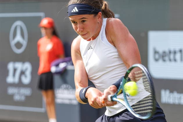 Berlin, June 15, 2026, Tennis VANDA Pharmaceuticals BERLIN TENNIS OPEN 2026 at Steffi Graf Stadium Women’s Singles A Sabalenka vs. Bartunkova (CZE) Nikola Bartunkova returns a ball VANDA Pharmaceuticals BERLIN TENNIS OPEN 2026,detected_source_language