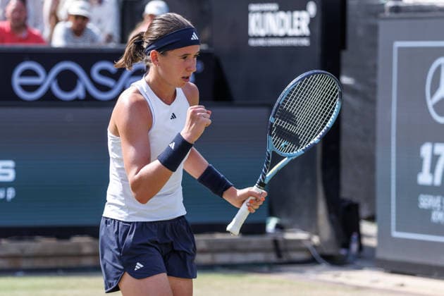 Berlin, June 15, 2026, Tennis VANDA Pharmaceuticals BERLIN TENNIS OPEN 2026 at Steffi Graf Stadium Womens Singles A Sabalenka vs. Bartunkova (CZE) Nikola Bartunkova clenches her fist VANDA Pharmaceuticals BERLIN TENNIS OPEN 2026,detected_source_language