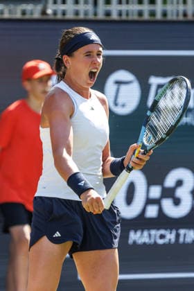 Berlin, June 15, 2026, Tennis VANDA Pharmaceuticals BERLIN TENNIS OPEN 2026 at Steffi Graf Stadium Women’s Singles A Sabalenka vs. Bartunkova (CZE) Nikola Bartunkova celebrates winning the set at the VANDA Pharmaceuticals BERLIN TENNIS OPEN 2026,detected_source_language
